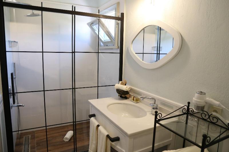 AlaBora Hotel - AlaÃ§atÄ± image