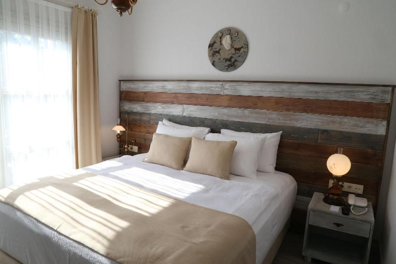 AlaBora Hotel - AlaÃ§atÄ± image