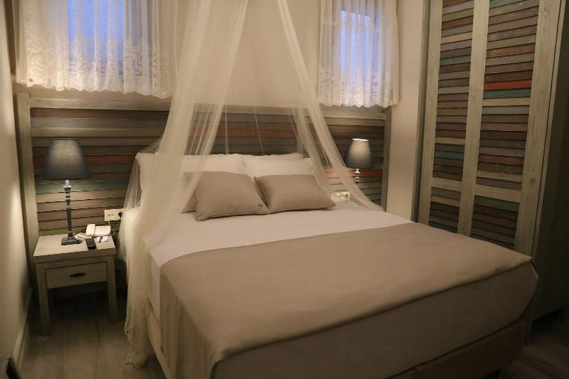 AlaBora Hotel - AlaÃ§atÄ± image