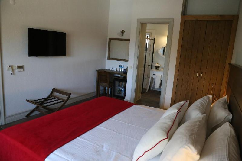 AlaBora Hotel - AlaÃ§atÄ± image