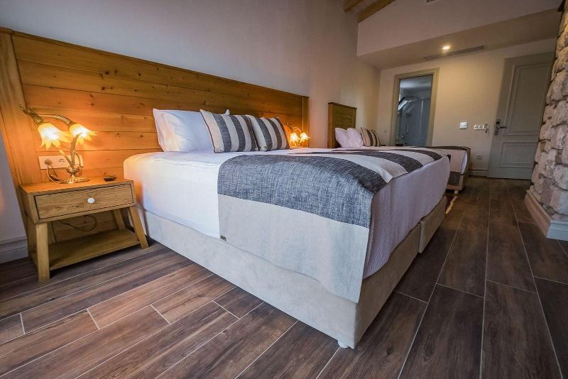 AlaBora Hotel - AlaÃ§atÄ± image