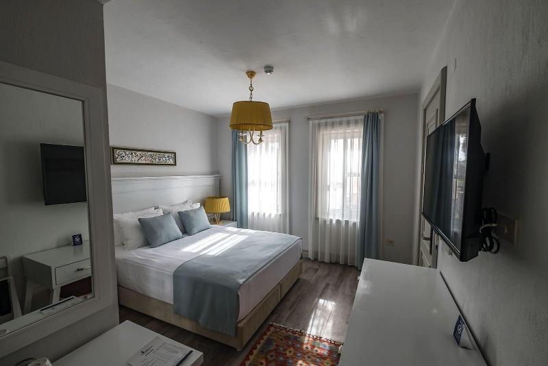 AlaBora Hotel - AlaÃ§atÄ± image