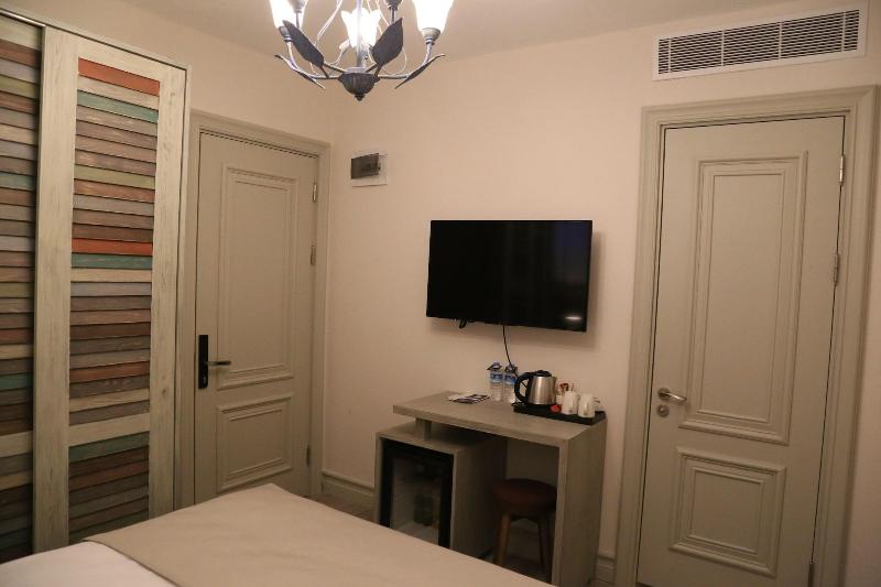 AlaBora Hotel - AlaÃ§atÄ± image