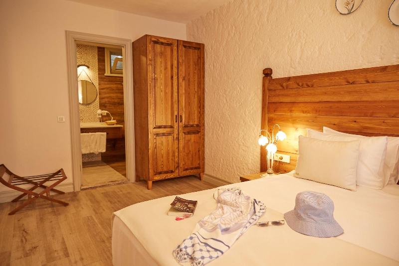 AlaBora Hotel - AlaÃ§atÄ± image
