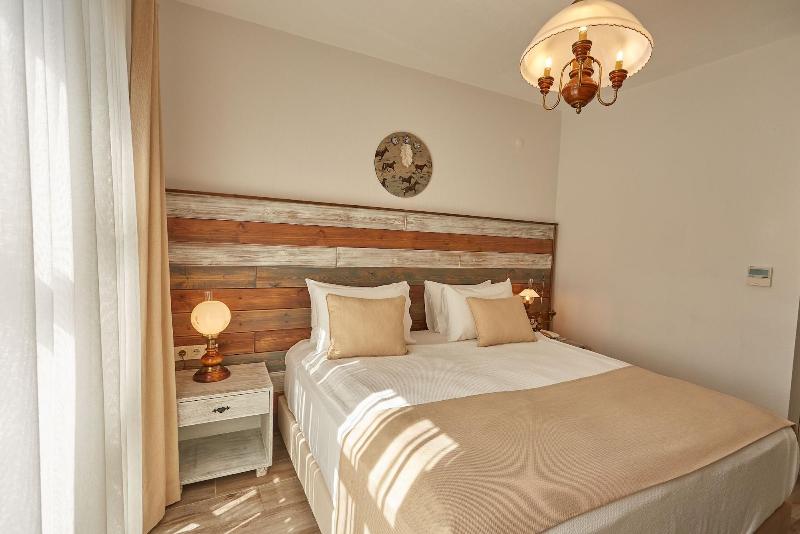 AlaBora Hotel - AlaÃ§atÄ± image