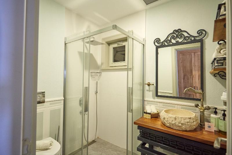 AlaBora Hotel - AlaÃ§atÄ± image