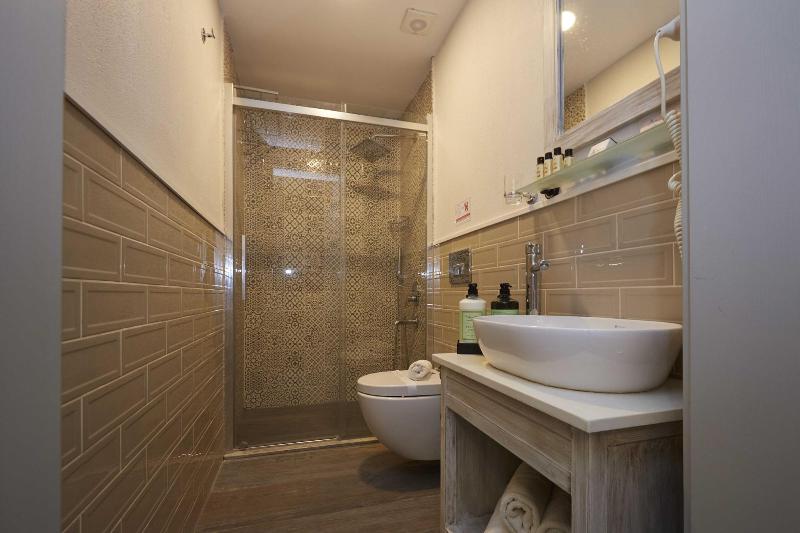 AlaBora Hotel - AlaÃ§atÄ± image