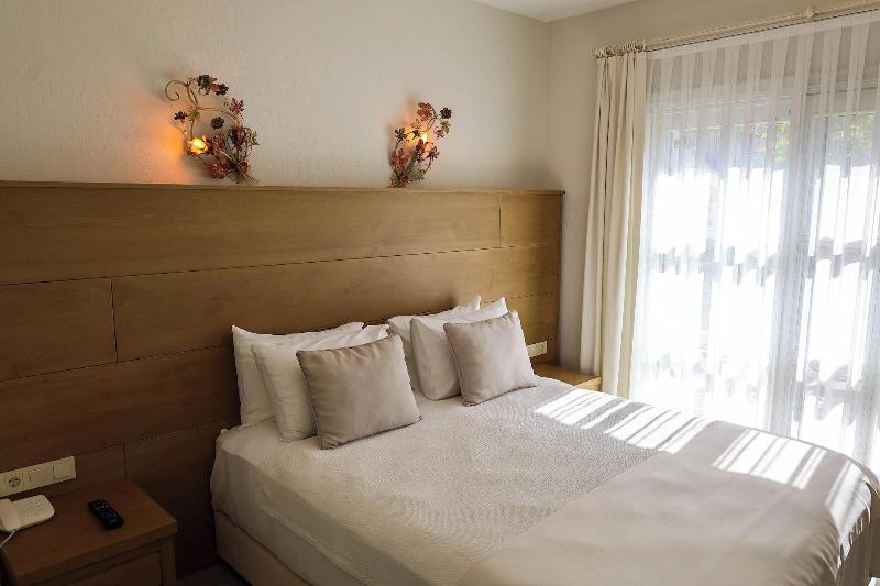 AlaBora Hotel - AlaÃ§atÄ± image