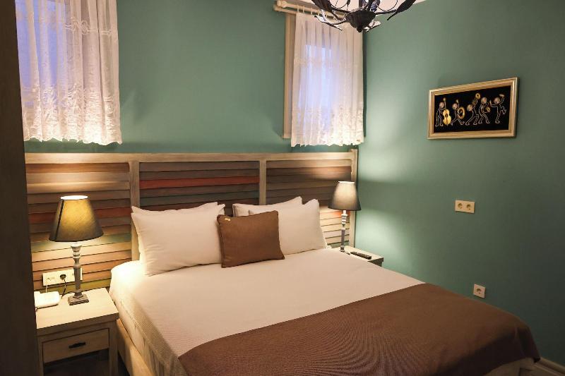AlaBora Hotel - AlaÃ§atÄ± image