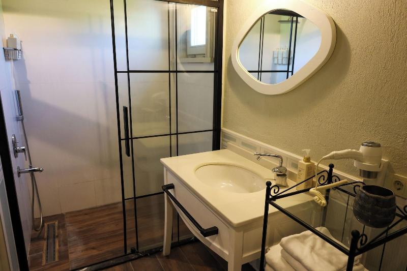 AlaBora Hotel - AlaÃ§atÄ± image
