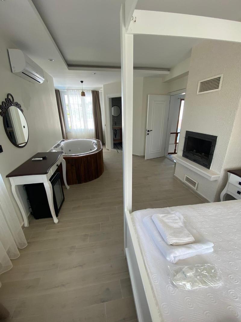 La Mira Suites Alacati image