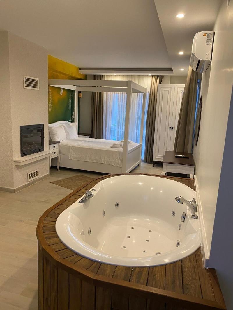 La Mira Suites Alacati image