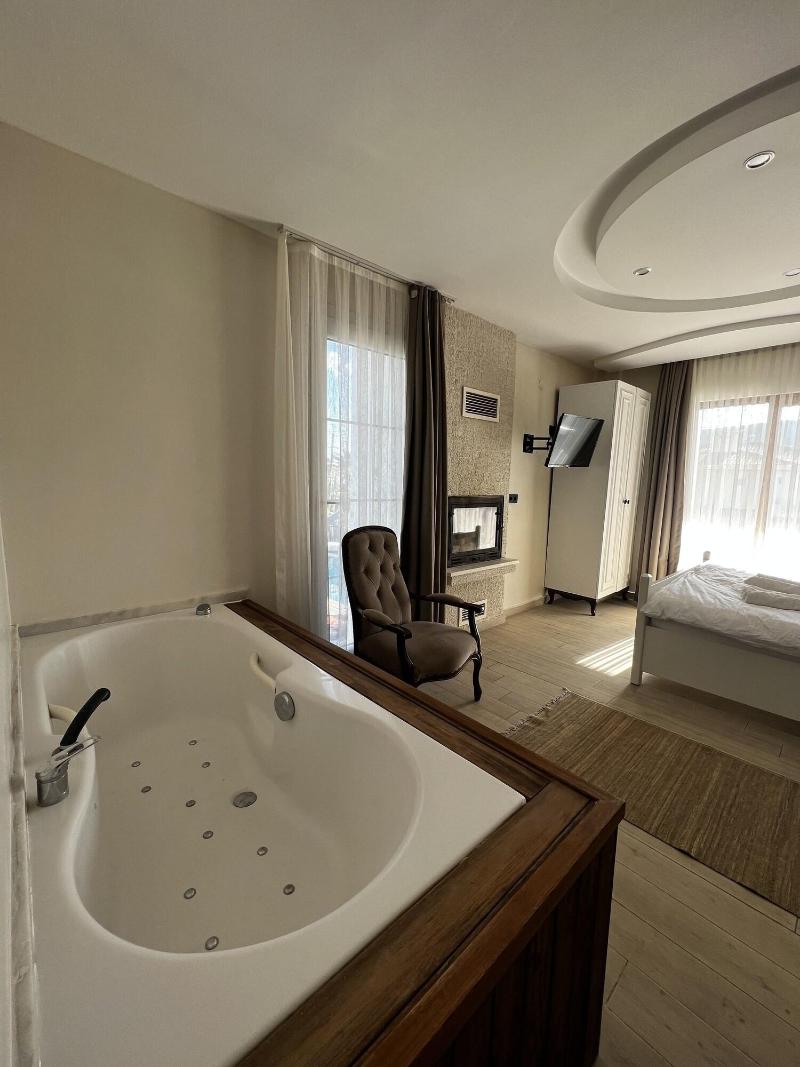 La Mira Suites Alacati image