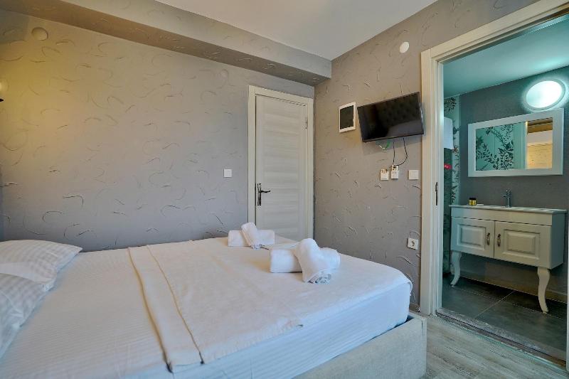La Mira Suites Alacati image