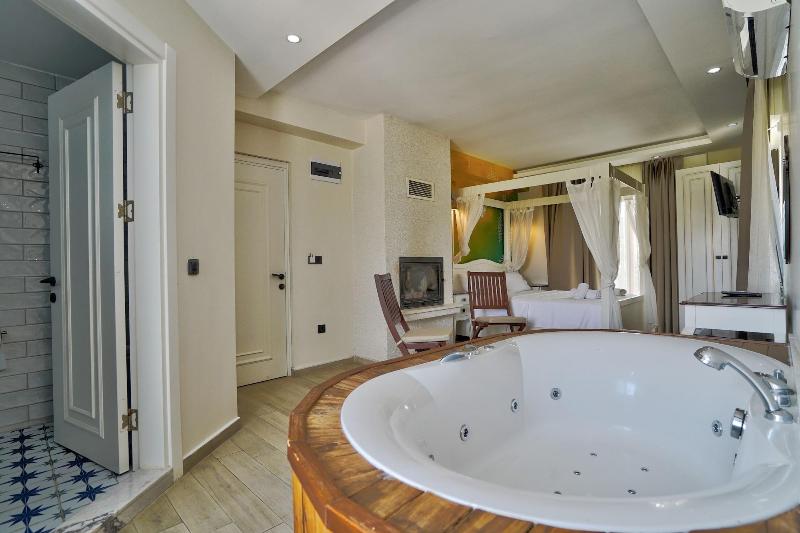 La Mira Suites Alacati image