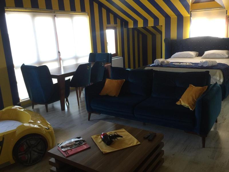 Lily Airport Otel image
