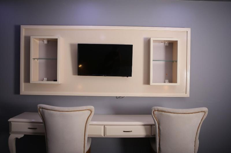 Lily Airport Otel image
