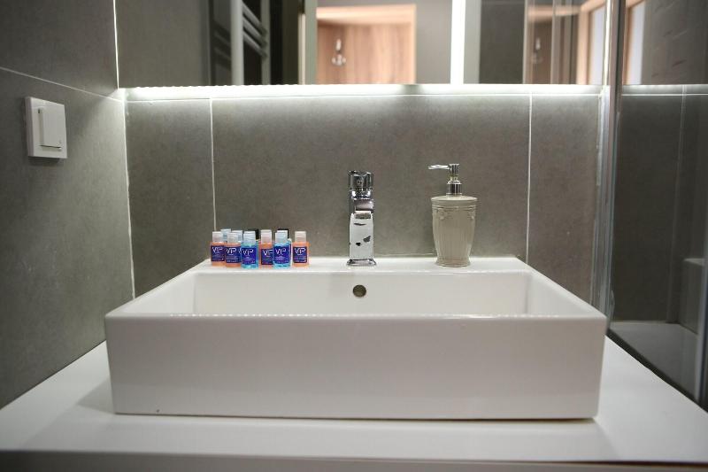 Lily Airport Otel image