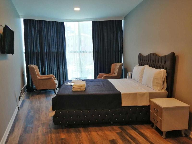 Plus Park Suite & Hotel image