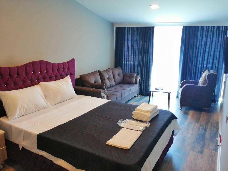 Plus Park Suite & Hotel image