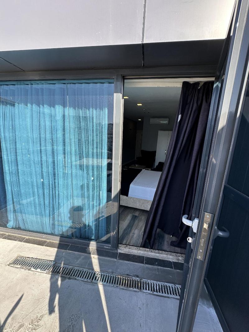 Plus Park Suite & Hotel image