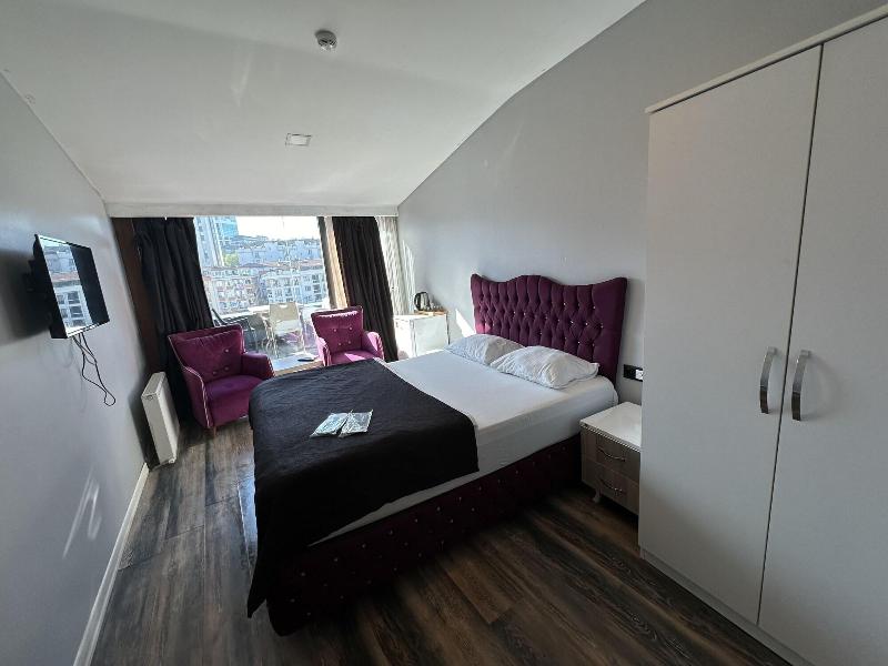 Plus Park Suite & Hotel image