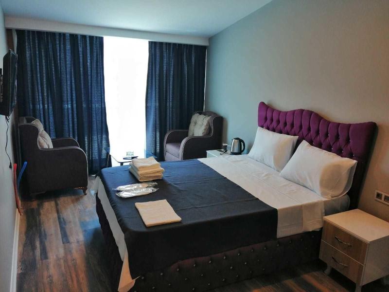 Plus Park Suite & Hotel image