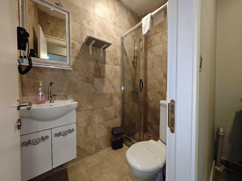Plus Park Suite & Hotel image