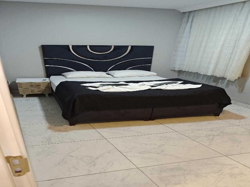 Plus Park Suite & Hotel image