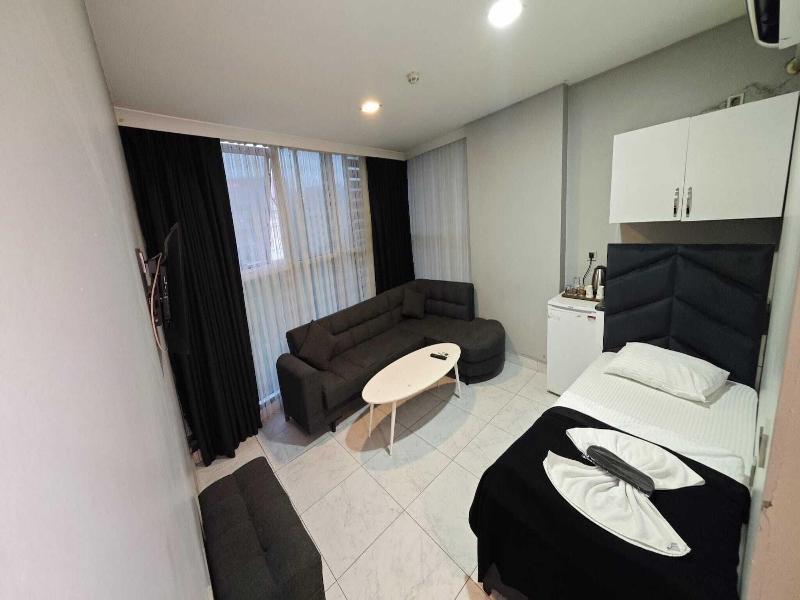 Plus Park Suite & Hotel image