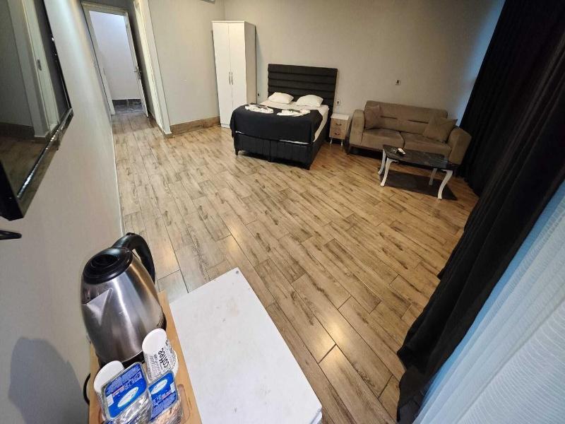 Plus Park Suite & Hotel image