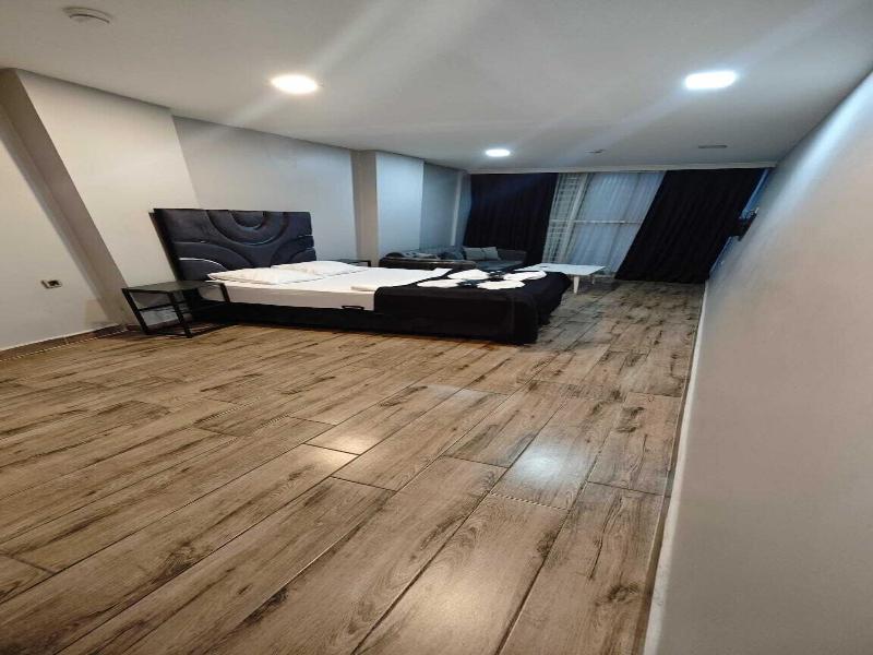 Plus Park Suite & Hotel image