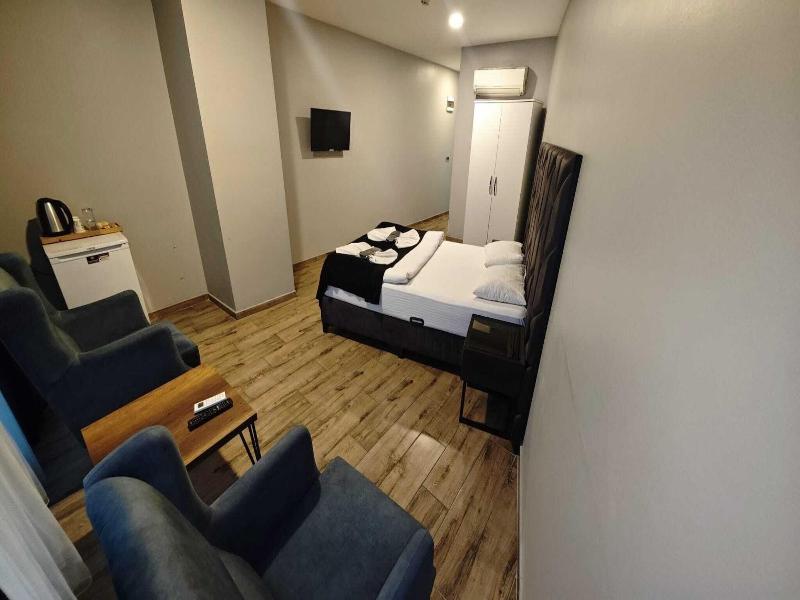 Plus Park Suite & Hotel image
