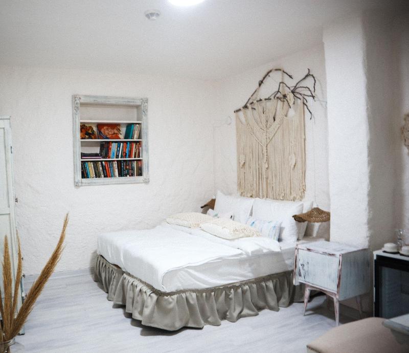 Bedroom Hotel Alacati - Adults Only image