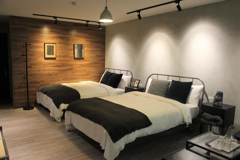 How Chill Inn image