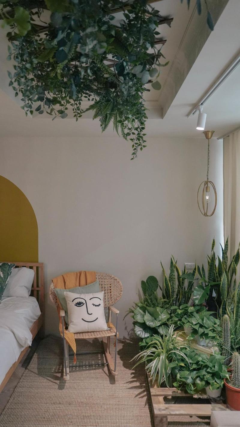 How Chill Inn image