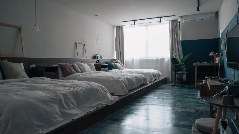 How Chill Inn image