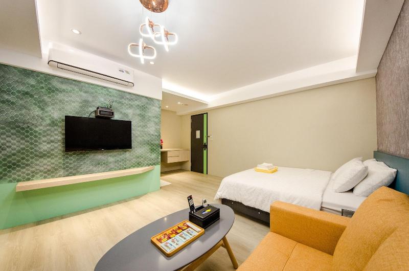 Anich Fashion Inn image