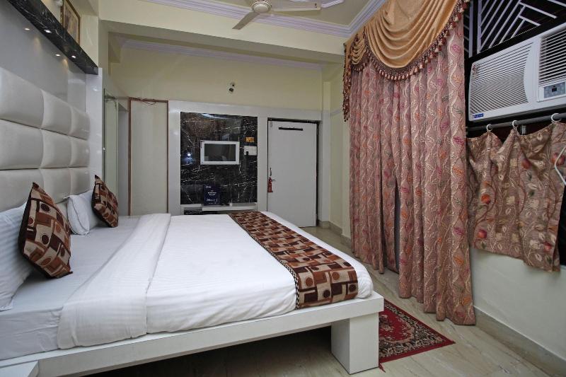 4816 Hotel Ganpati Plaza image