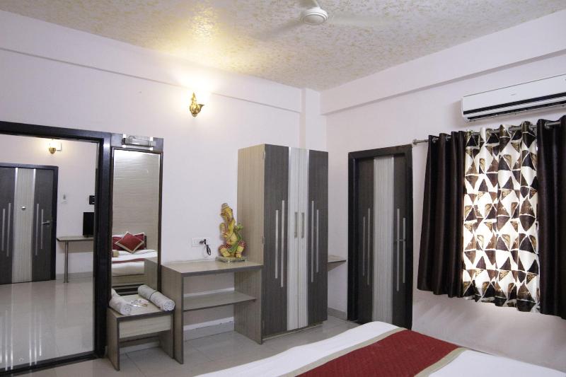 Capital O 48457 Amit Palace image