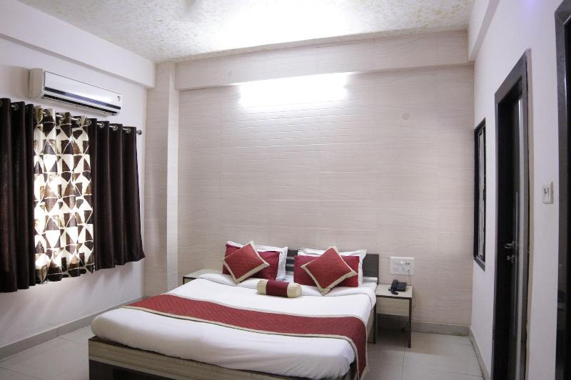 Capital O 48457 Amit Palace image
