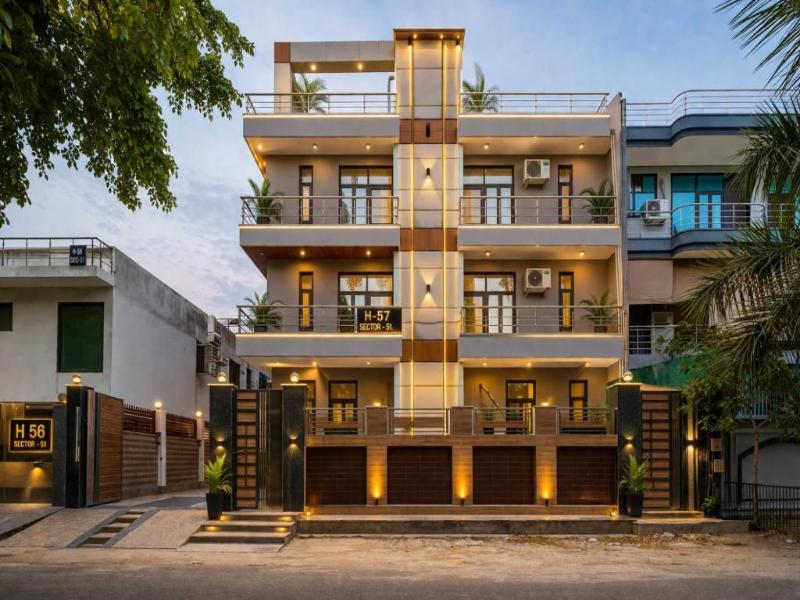 Diamond Stays By OYO Rooms 5