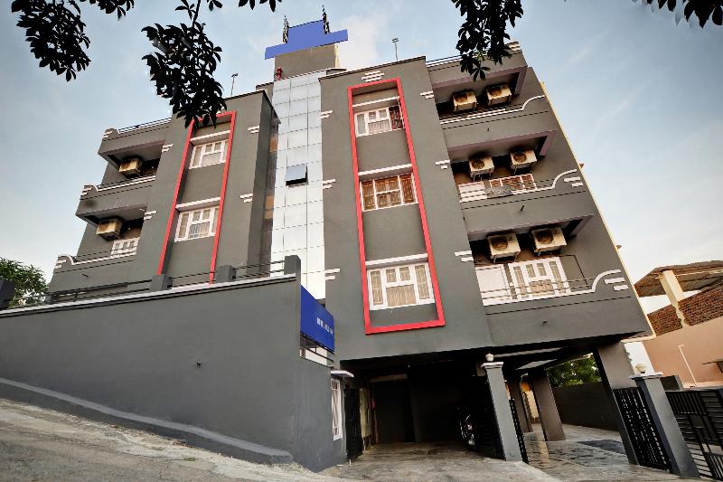 OYO Townhouse 454 Hotel Hill Inn