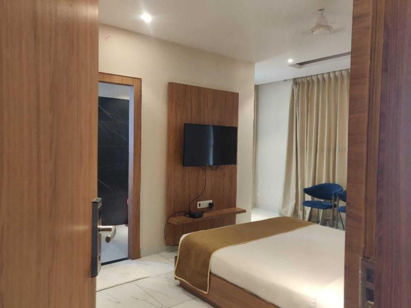Capital O 81305 Hotel Ekana image