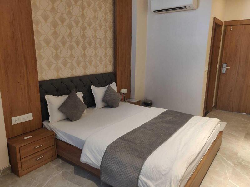 Capital O 81305 Hotel Ekana image