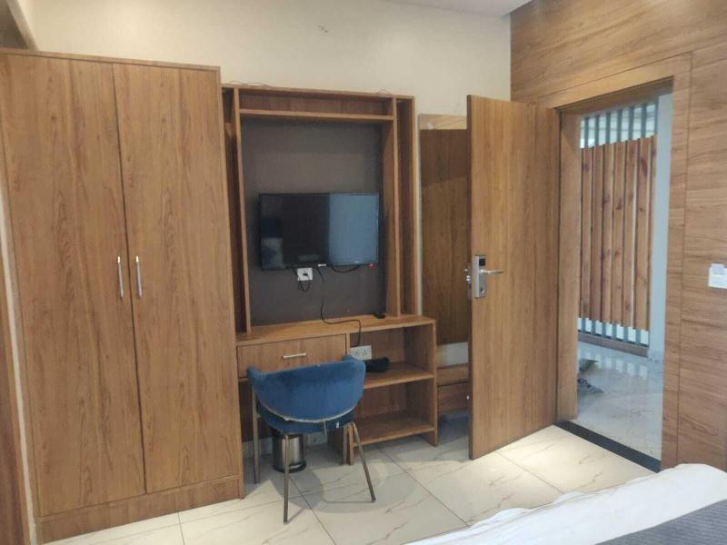 Capital O 81305 Hotel Ekana image