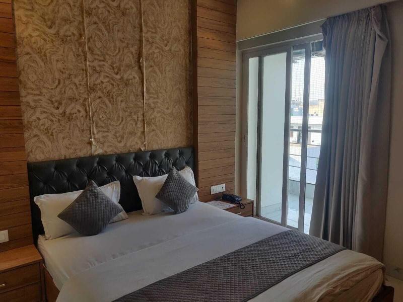 Capital O 81305 Hotel Ekana image