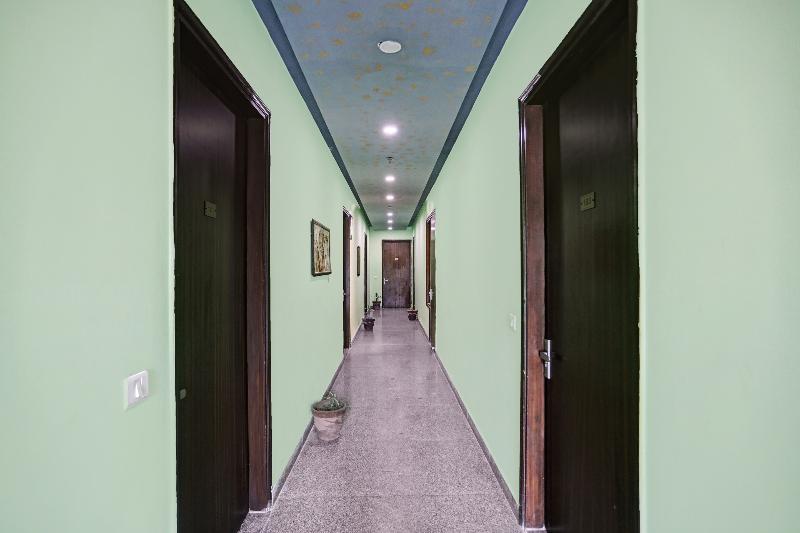 Capital O 81229 Park Plaza