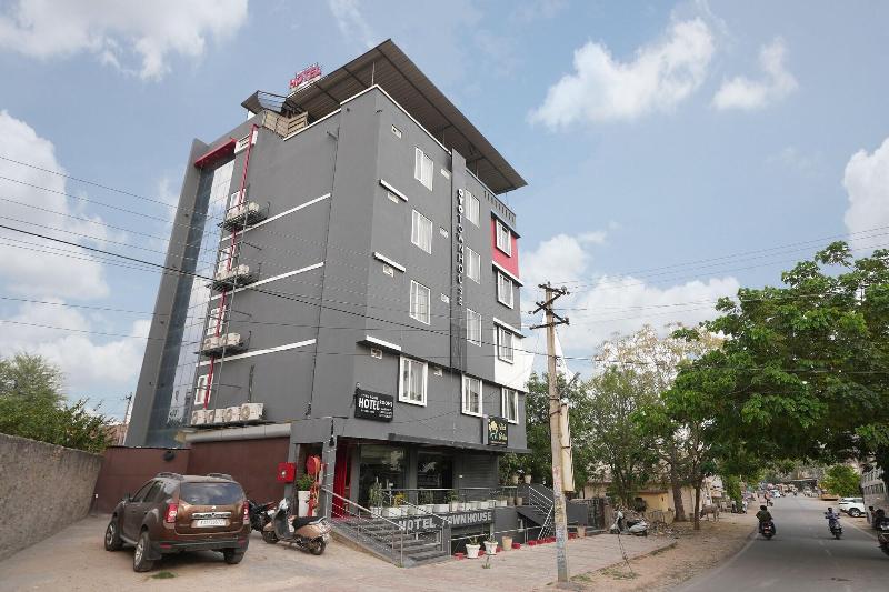 Townhouse 323 Sector 9 Hiran Magri image