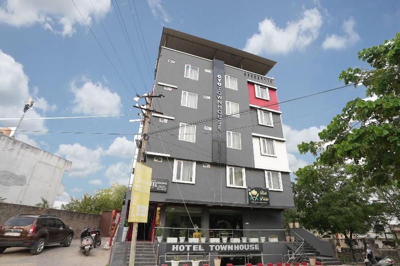 Townhouse 323 Sector 9 Hiran Magri image
